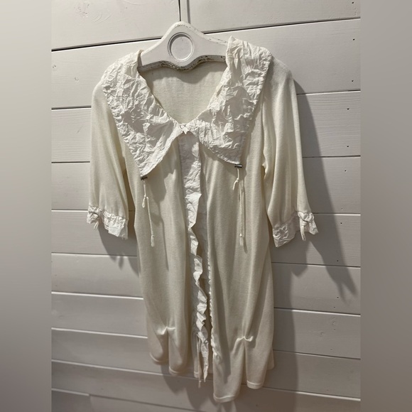 🤍Unbranded off-white tunic with unique crinkled fabric , estimated size S/M. - Picture 4 of 8